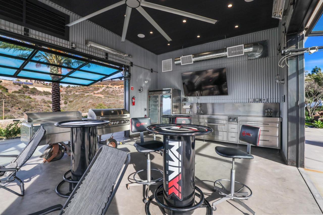 Iron Mansion Private Resort-Event Space 12000 Ft! Temecula Eksteriør billede