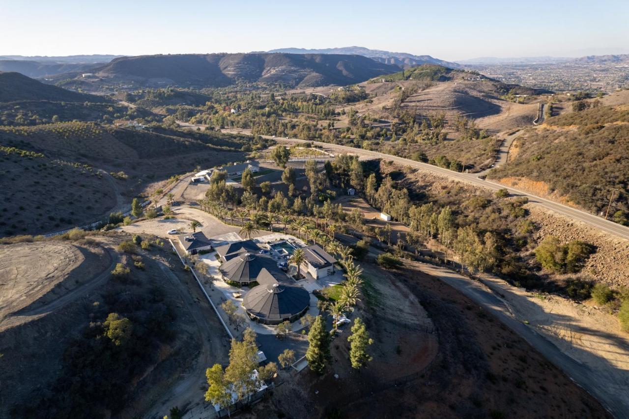 Iron Mansion Private Resort-Event Space 12000 Ft! Temecula Eksteriør billede